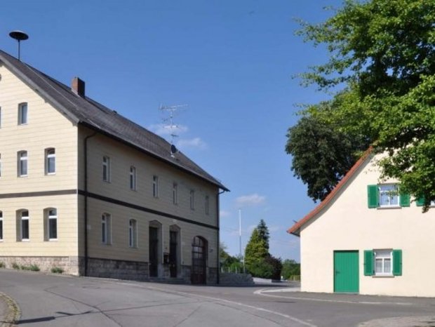 Altes Schulhaus und Backhaus Markbronn